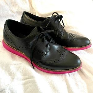 Cole Haan W01714 Black and Pink Oxford WATERPROOF